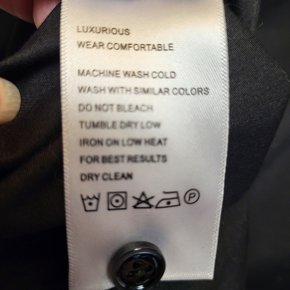 Classic Black Dress Shirt with Long Sleeves - Size L - Picture 5 of 6